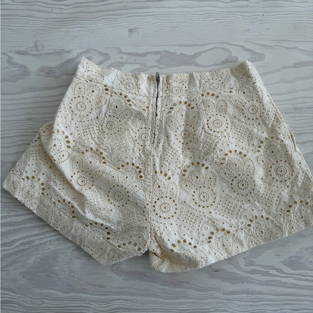 NEW Blank NYC Cream Eyelet Lace Top and Shorts 2-piece Set - Picture 7 of 7